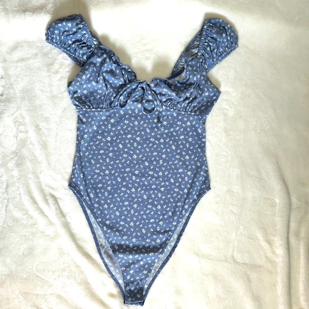 Blue floral bodysuit. Size small from Wild Fable.